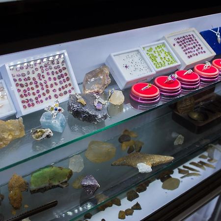 Hotel Gem Land 拉特纳普勒 外观 照片