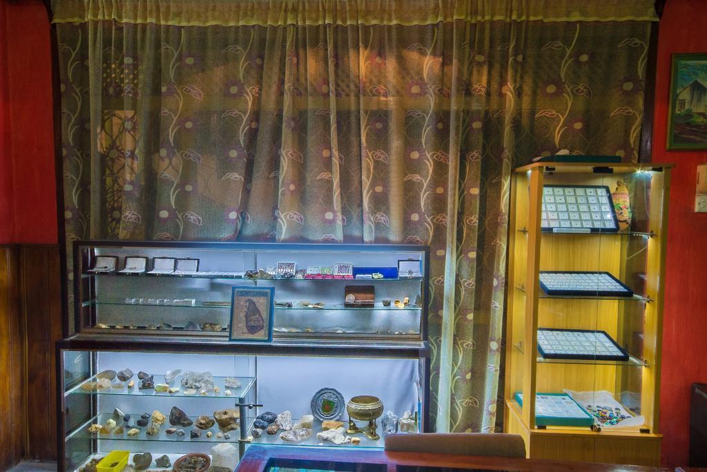 Hotel Gem Land 拉特纳普勒 外观 照片